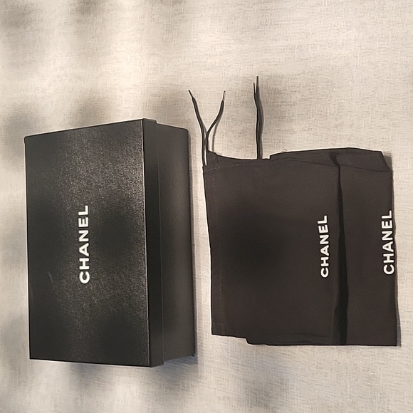 CHANEL Velvet Chain Mule Sandals - Picture 13 of 14